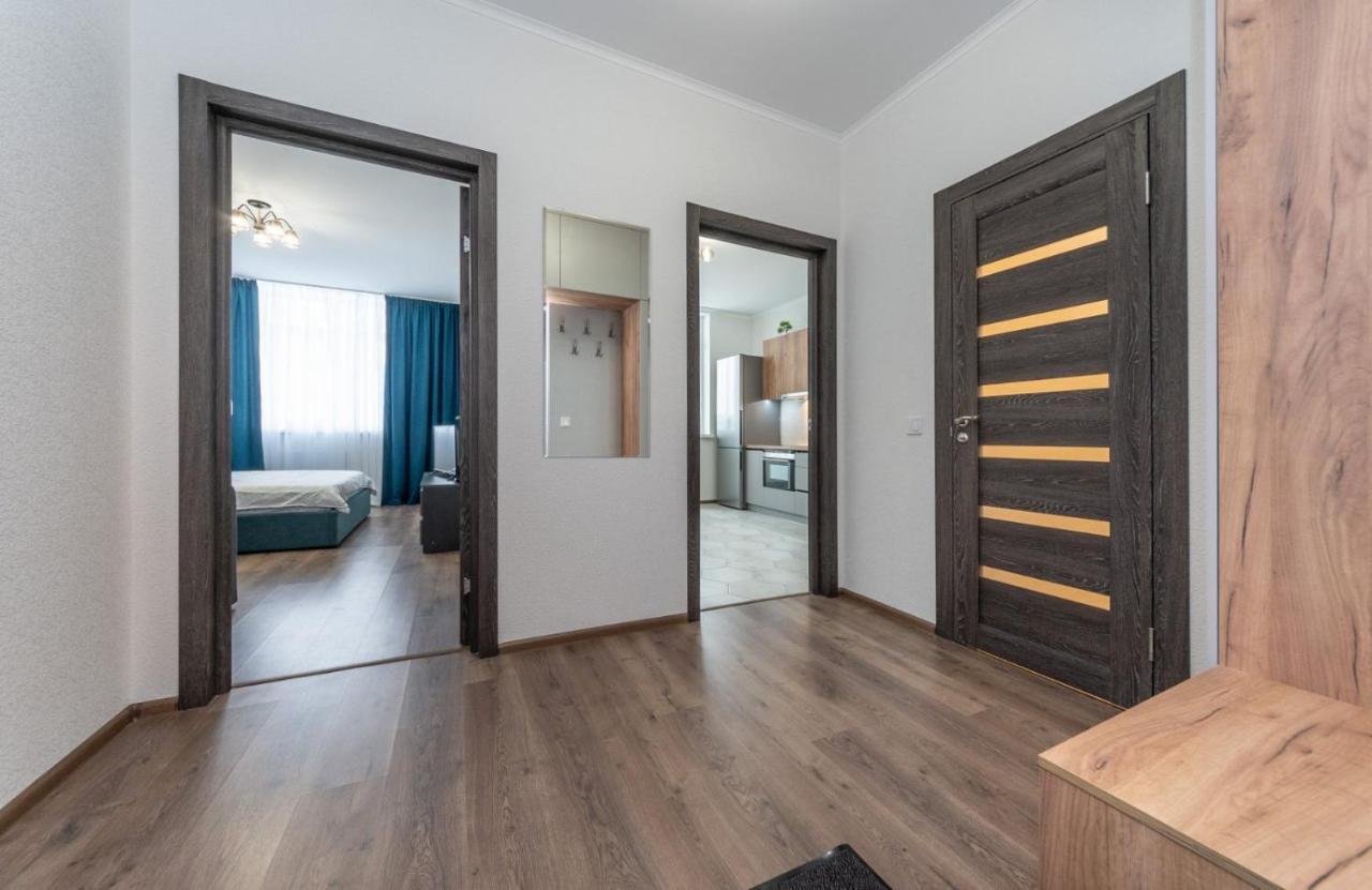 позняки, современные ул е.пчелки 7 Apartment *