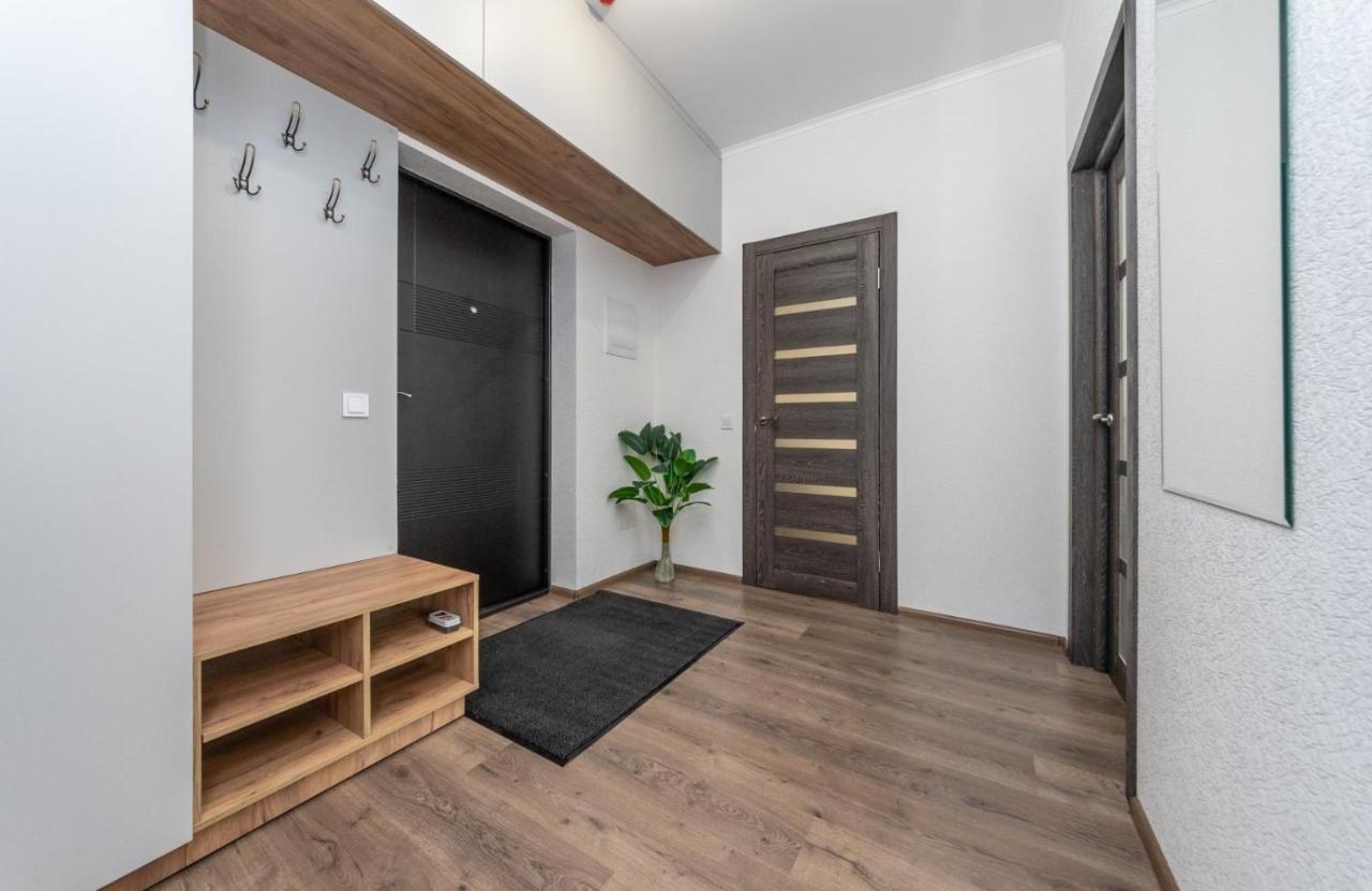 Apartment позняки, современные ул е.пчелки 7 Kyiv