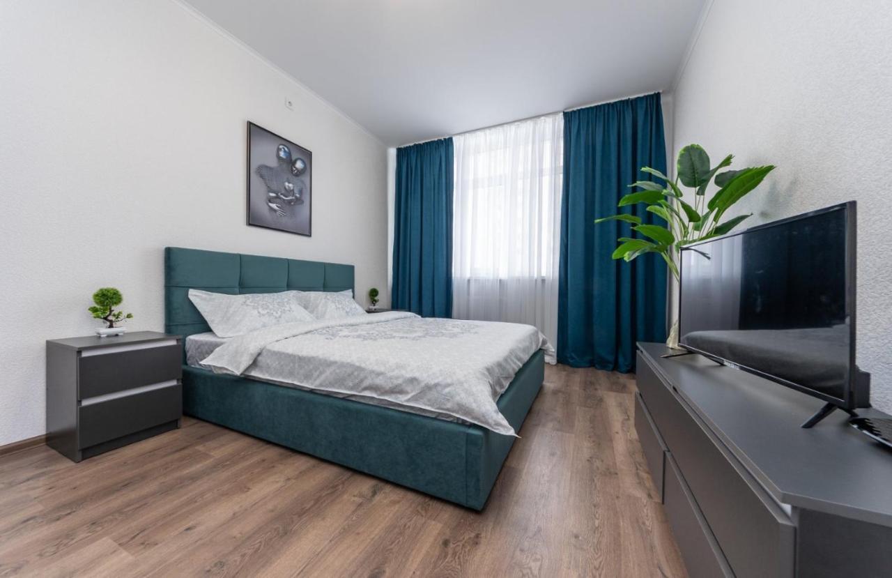 позняки, современные ул е.пчелки 7 Apartment Kyiv